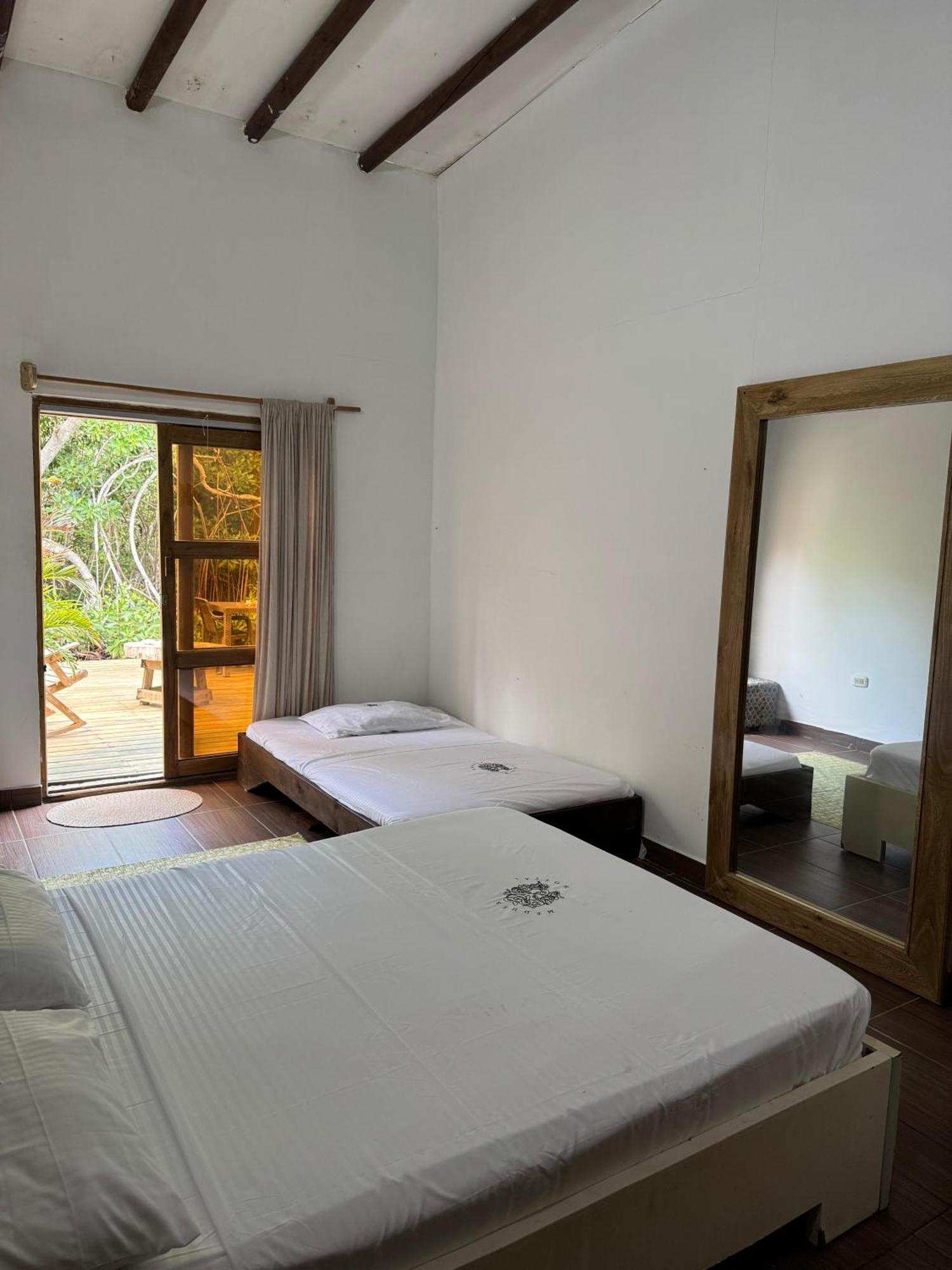 Medusa Hostel Isla Tintipan Tintipan Island Dış mekan fotoğraf
